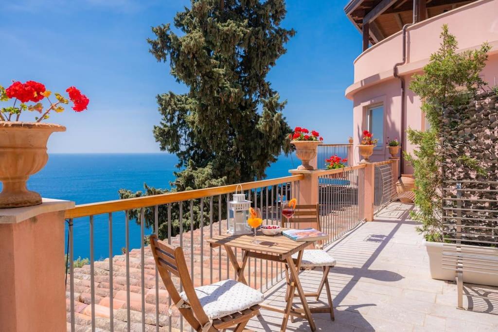Chalet Vista Mare A Con Parcheggio Paolone House *